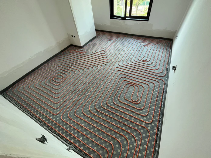 Loop layout before screed, Balti